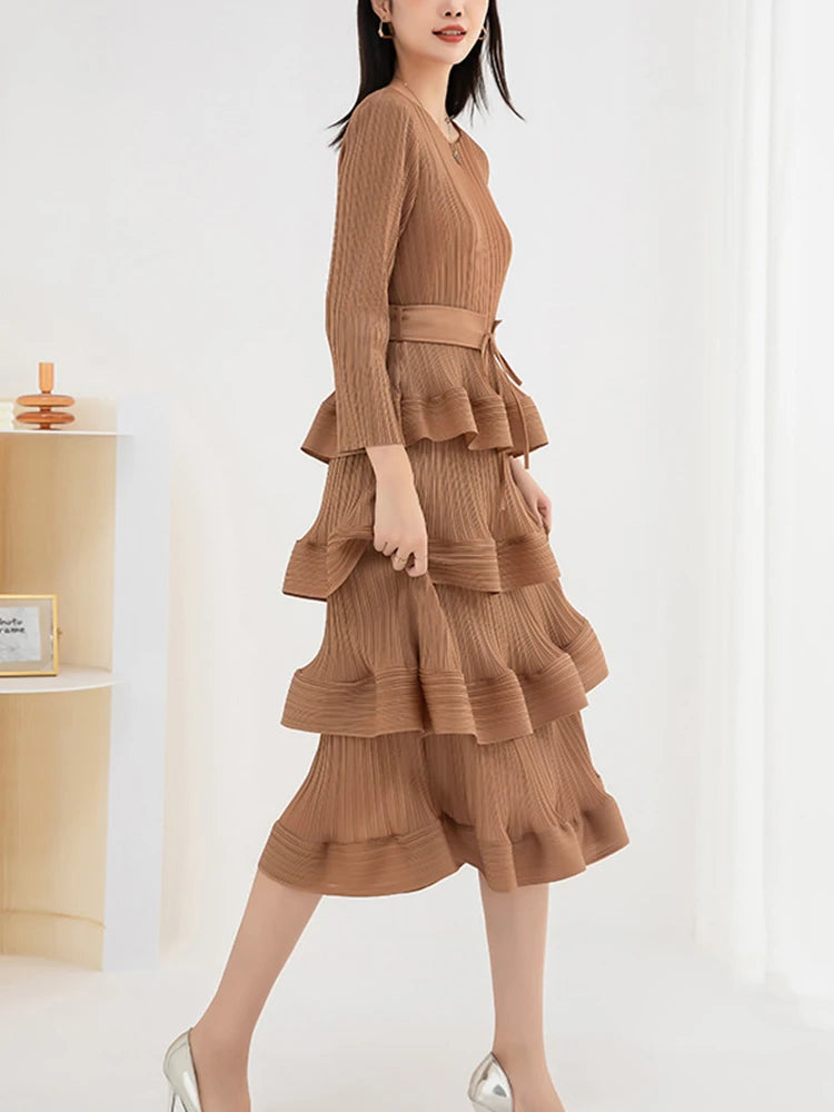 Round Neck Stretch Slim Waist Cake Pleated Dress