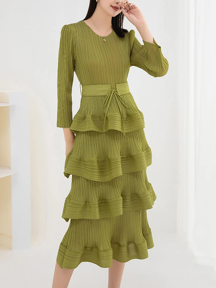 Round Neck Stretch Slim Waist Cake Pleated Dress