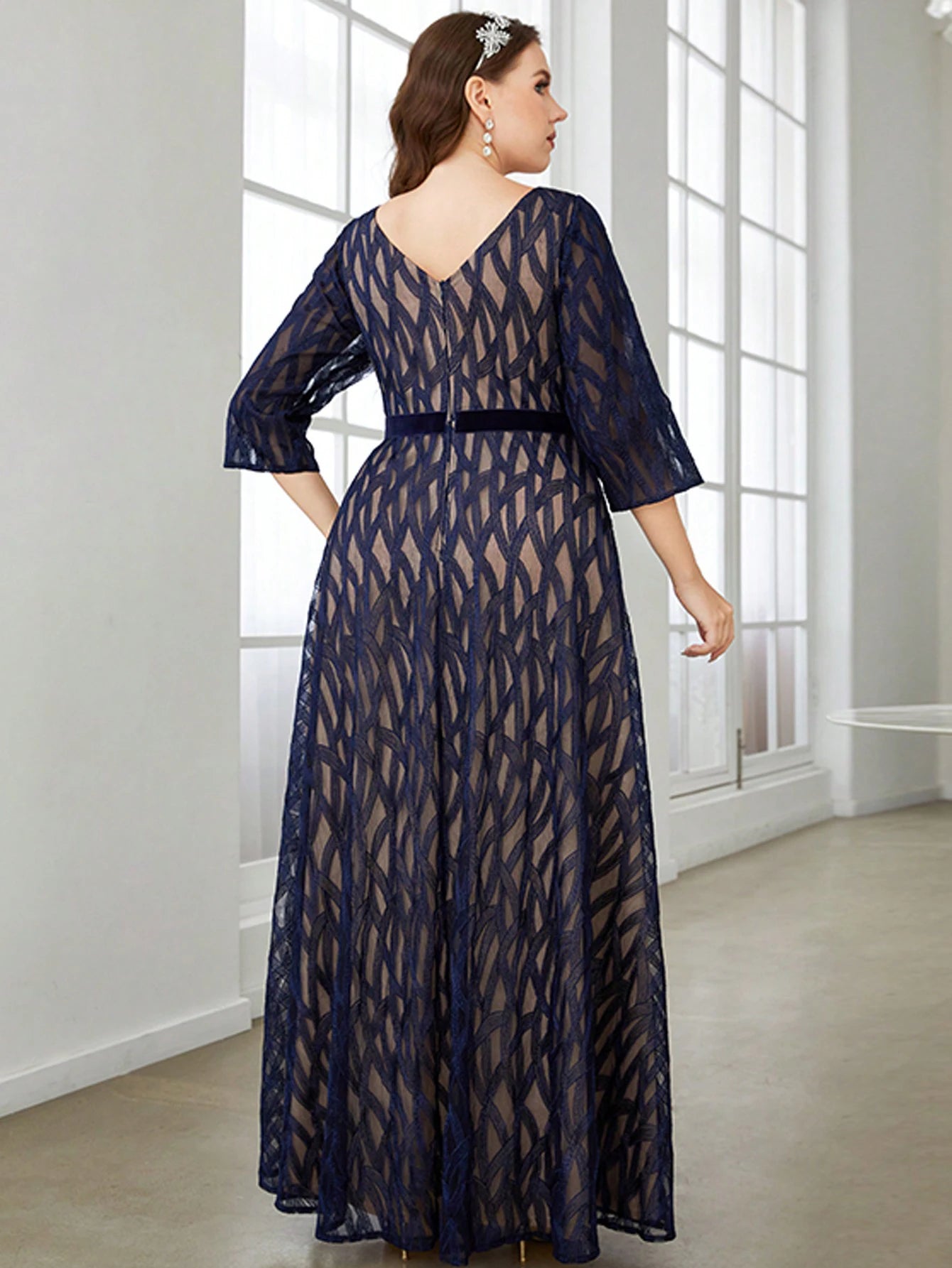 V-neck lace embroidered mid-long sleeve Party dress